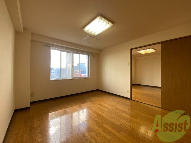 その他部屋・スペース　日当たりが良くて心地よく過ごせそうなお部屋です。