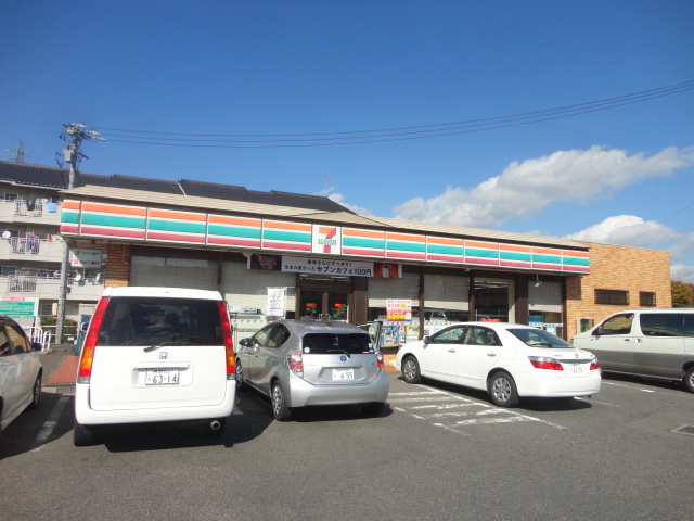コンビニ　セブンイレブン 屋代団地店（コンビニ）まで421m