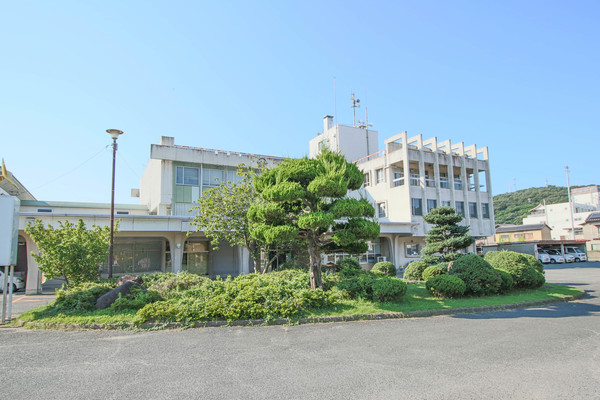 役所　岡山市東区役所瀬戸支所（役所）まで1360m