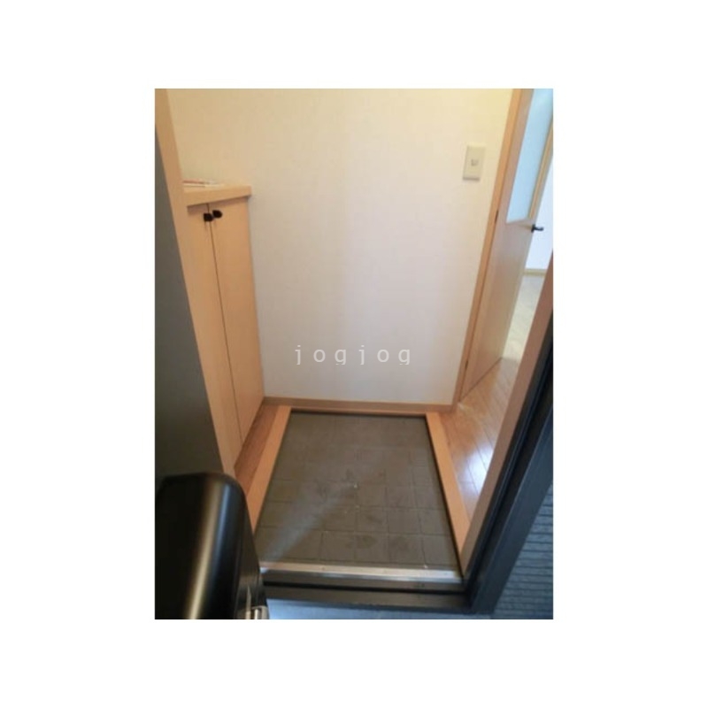 玄関　ゆったりとした玄関です。