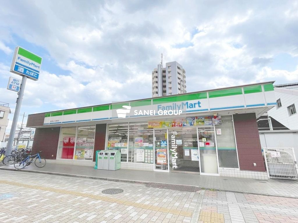 コンビニ　ファミリーマート 西武狭山ヶ丘駅前店（コンビニ）まで220m