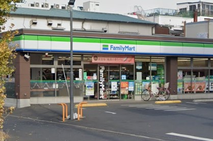コンビニ　ファミリーマート 大島三丁目店（コンビニ）まで275m