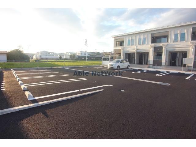 駐車場　駐車場