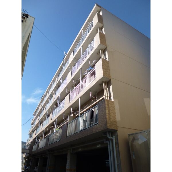 建物外観　安心のマンションタイプですよ☆