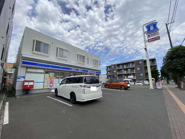 コンビニ　ローソン（コンビニ）まで614m