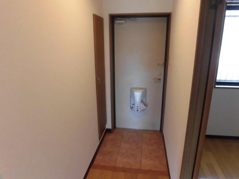 リージングマンション A棟の玄関写真