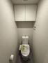 トイレ　落ち着いた色調のトイレです