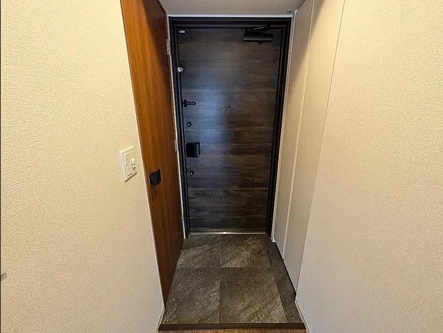 玄関　写真は同タイプ住居です。