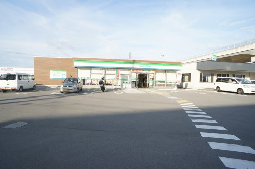 コンビニ　ファミリーマート 田原本十六面店（コンビニ）まで358m