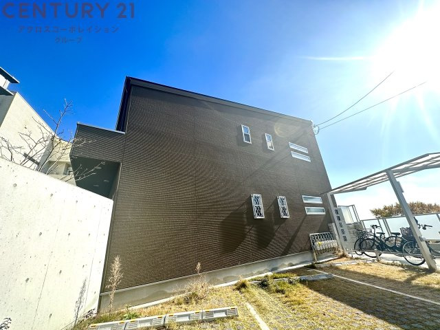 建物外観　オートロック付きで安心！宅配BOX付きで便利！