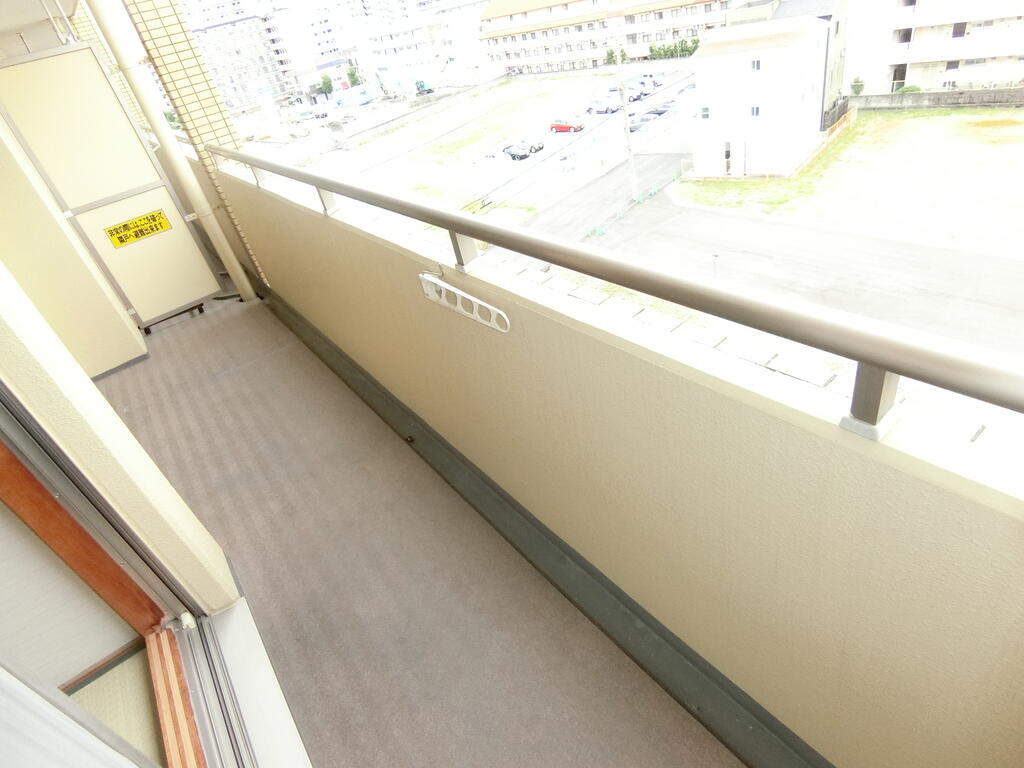 地下鉄御堂筋線 東三国駅 徒歩10分 8階建 築27年の内装写真