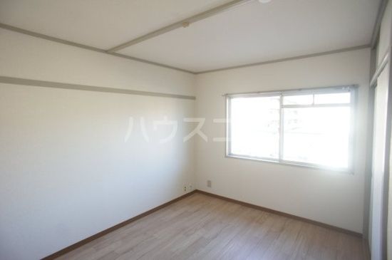 須藤本郷マンションの居間写真