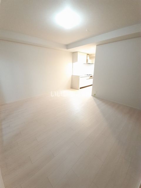 スプランティッド中百舌鳥の居間写真