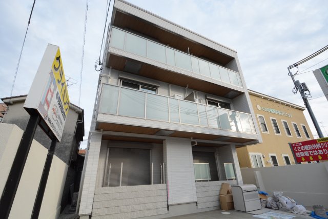 建物外観　オートロック付きで安心です！
