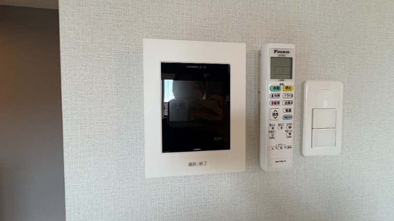 セキュリティ　モニター付きインターホン