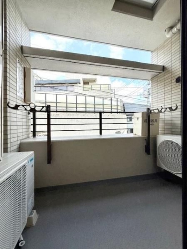 小田急線 東北沢駅 徒歩4分 3階建 築22年の内装写真
