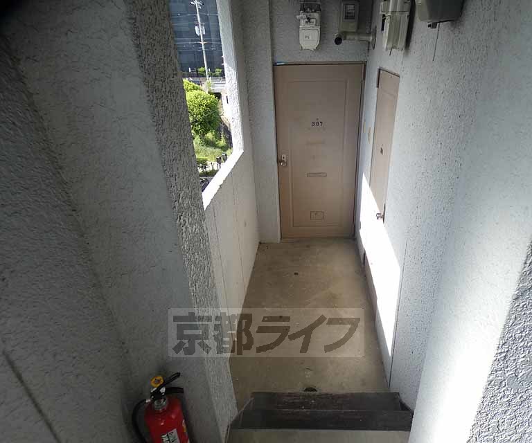 地下鉄東西線 太秦天神川駅 徒歩8分 3階建 築45年の外観写真
