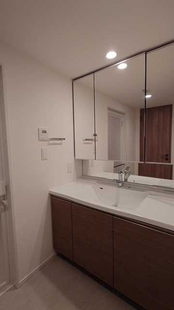 洗面設備　※写真は同タイプ住戸です。
