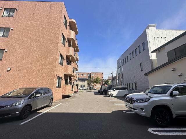 駐車場　駐車場