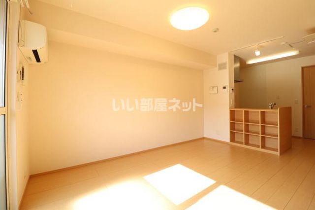 妙高はねうまライン 春日山駅 徒歩11分 2階建 築12年の居間写真