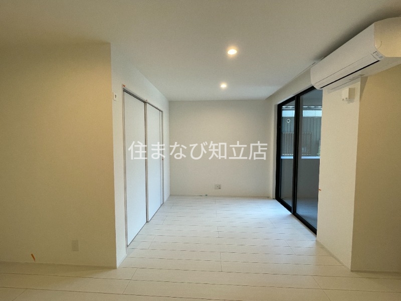 居室・リビング　同型別部屋写真