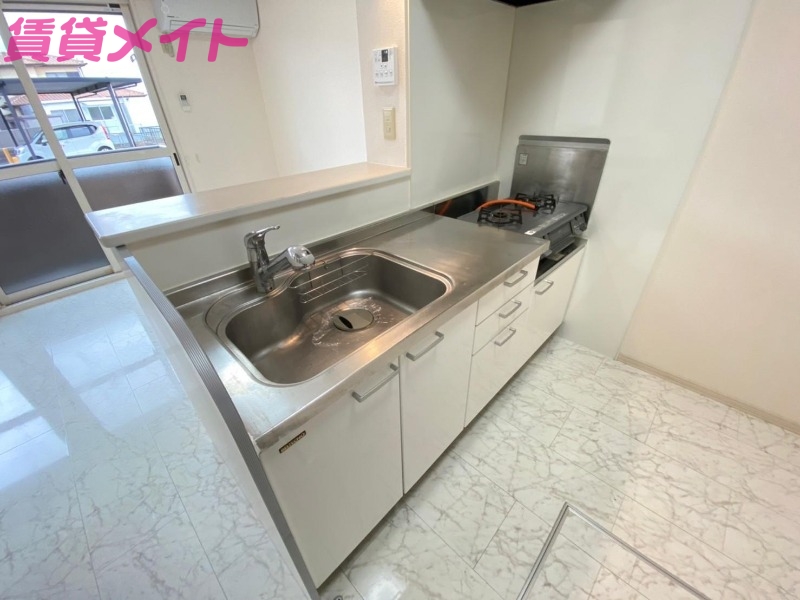 キッチン　同タイプの部屋写真です。