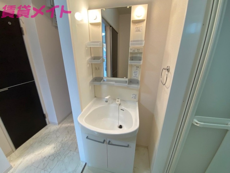 洗面設備　同タイプの部屋写真です。