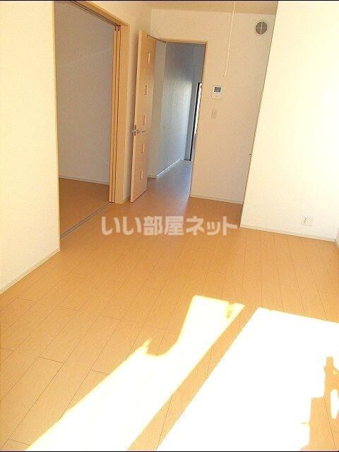 ＪＲ中央線 国立駅 徒歩19分 3階建 築14年の居間写真