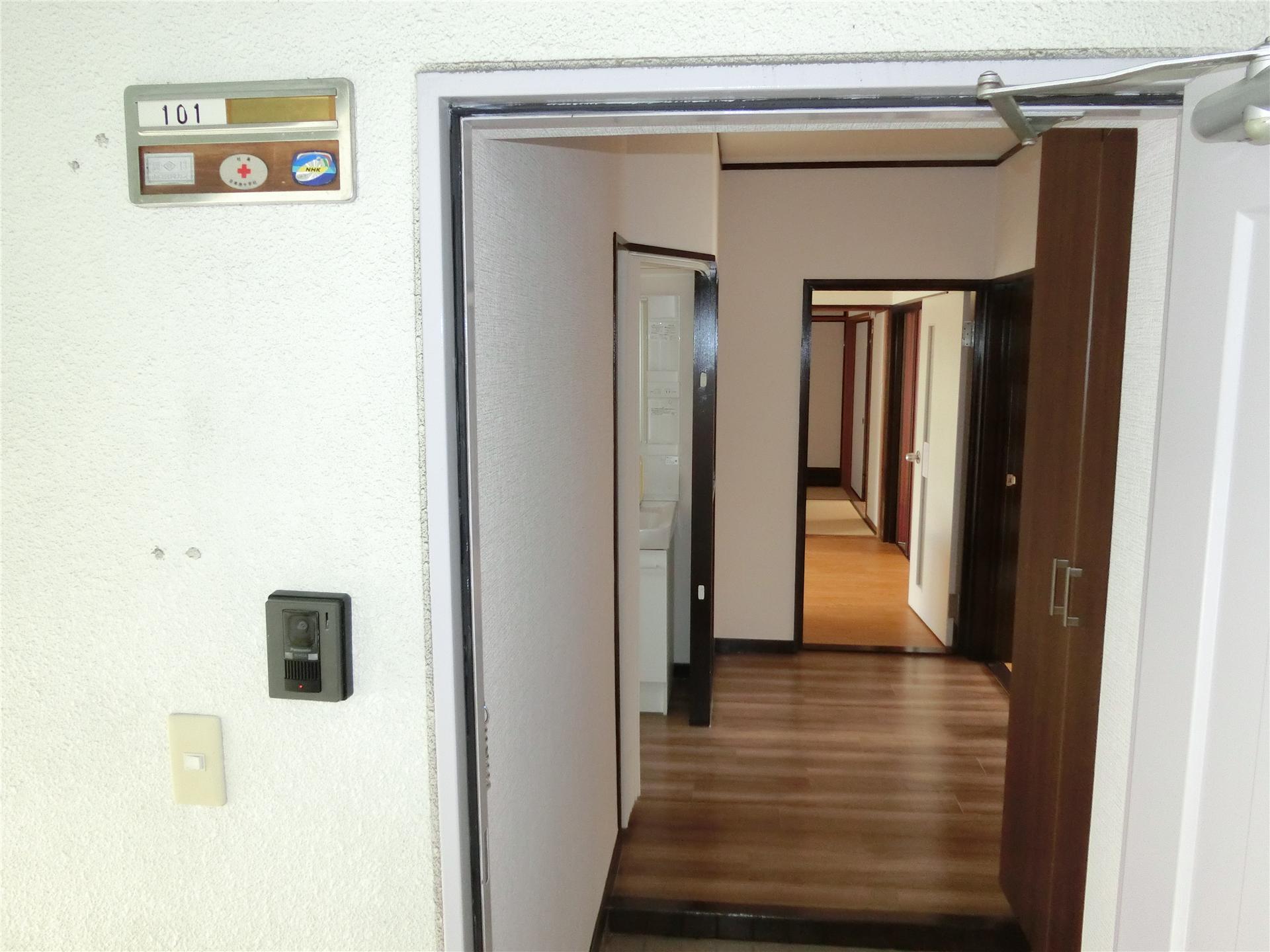 コージネス城ヶ丘 II棟の玄関写真