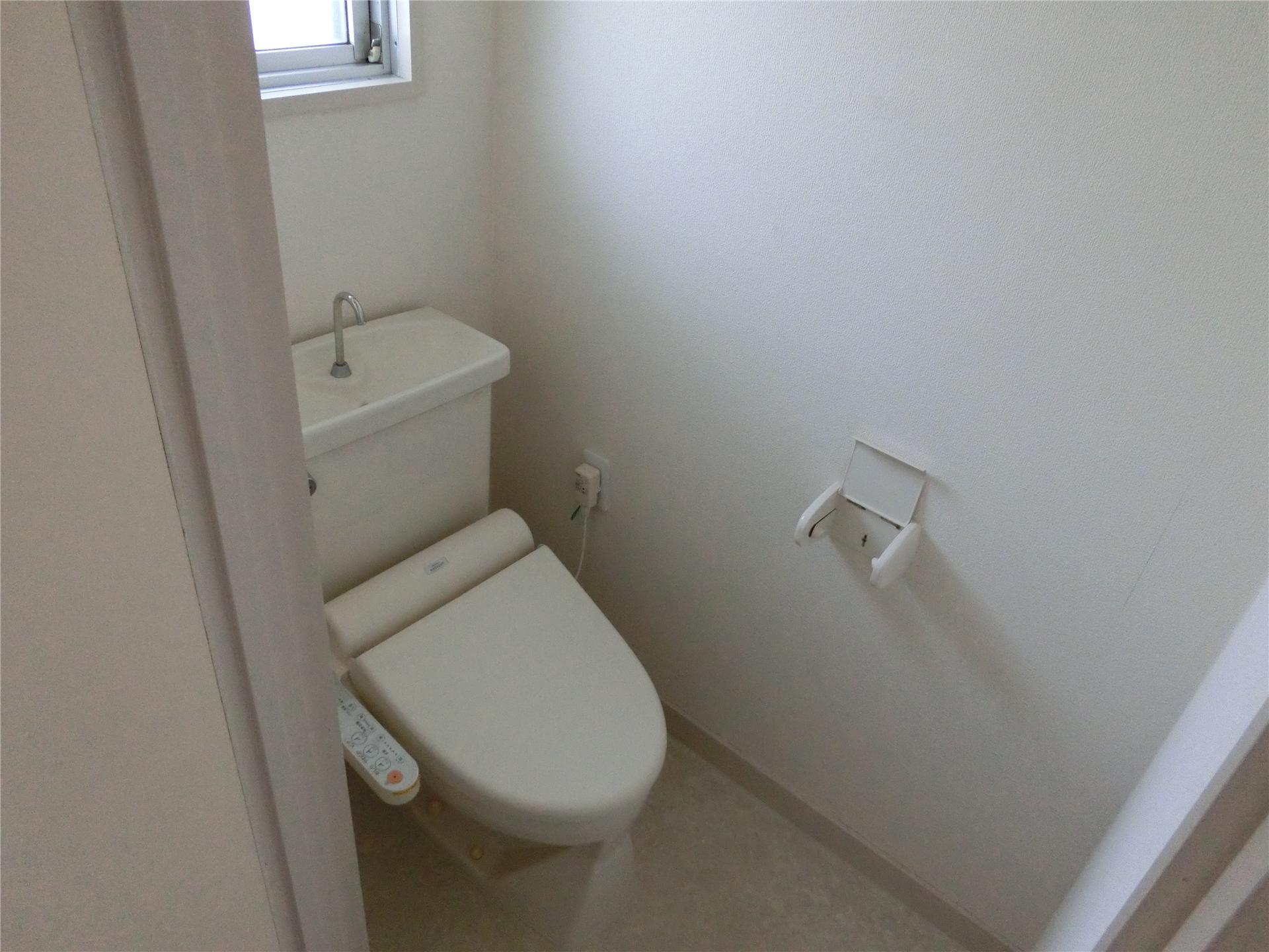コージネス城ヶ丘 II棟の居間写真