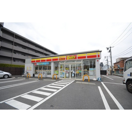 コンビニ　デイリーヤマザキ広島戸坂中町店（コンビニ）まで355m