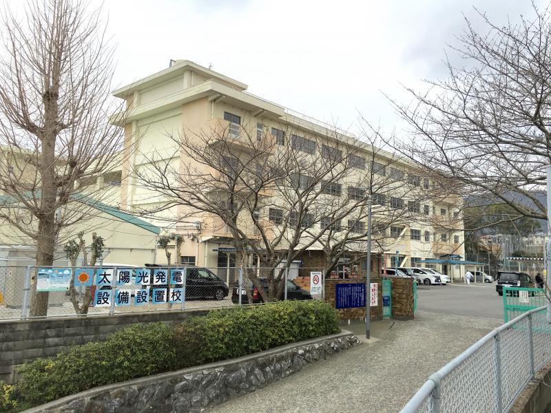 中学校　松ヶ江中学校（中学校）まで850m
