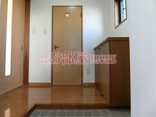 ソレイユ諏訪野の玄関写真
