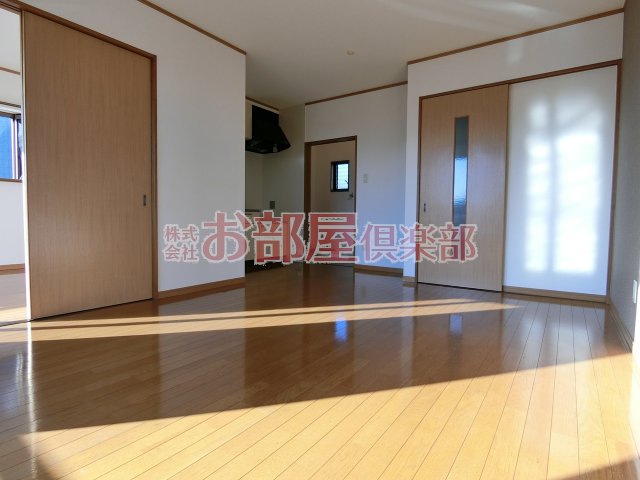 ソレイユ諏訪野の居間写真