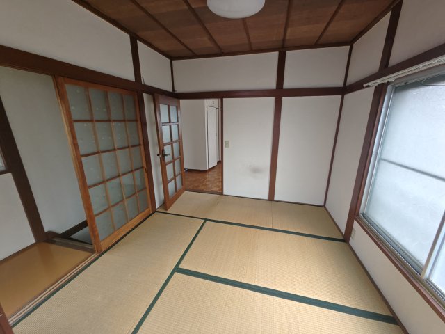 船橋旭町戸建ての居間写真