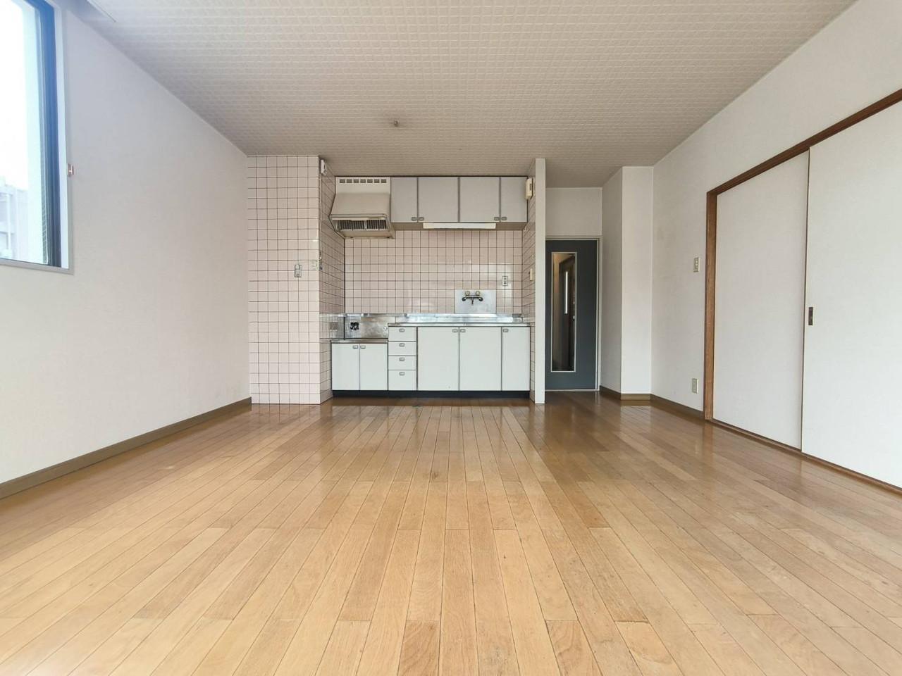 久保田ビルM棟の居間写真