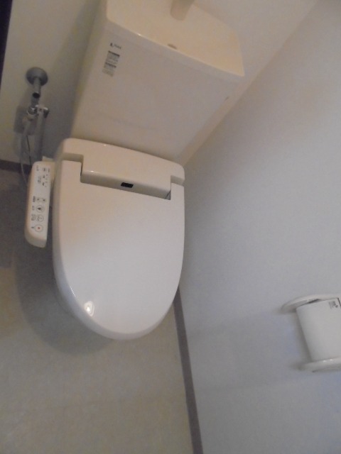 ＪＲ東海道本線 高塚駅 徒歩41分 3階建 築14年のトイレ写真