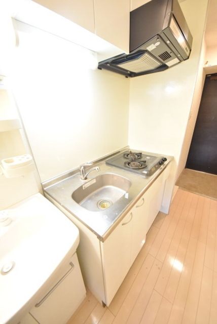 キッチン　同物件別号室のお写真になります。現況優先です。