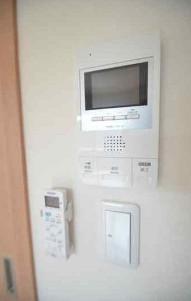 セキュリティ　モニター付きインターホンで防犯面も安心です！
