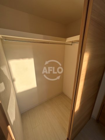 収納　フロンティアコート堺筋本町　ウォークインクローゼット