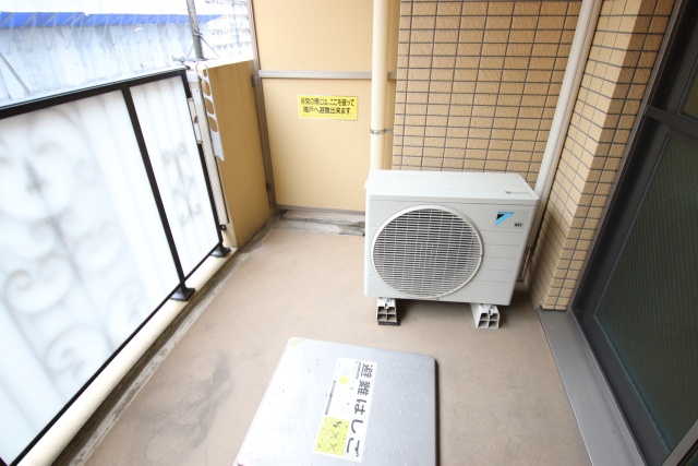 バルコニー　別部屋の写真です。※現状優先