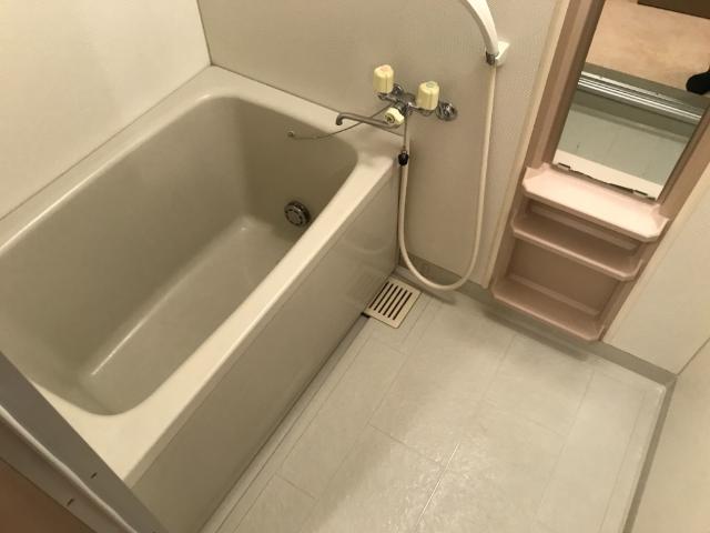 バス・シャワールーム　バス