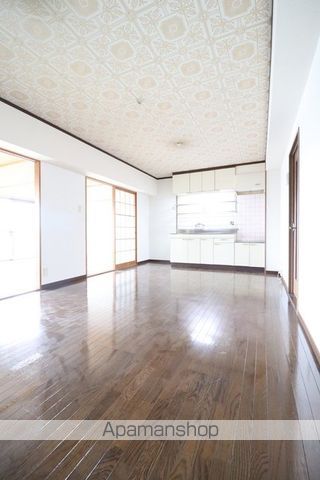 ＪＲ豊肥本線 平成駅 徒歩10分 3階建 築35年の居間写真