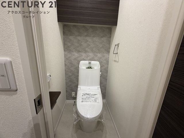 トイレ　温水洗浄便座付きのトイレです♪