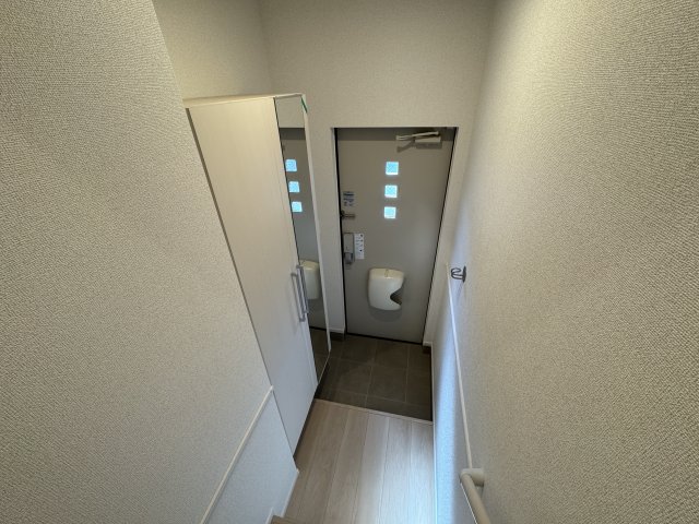 玄関　（同型タイプ）