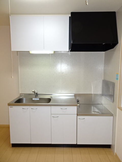キッチン　※画像は反転した間取りの201号室です