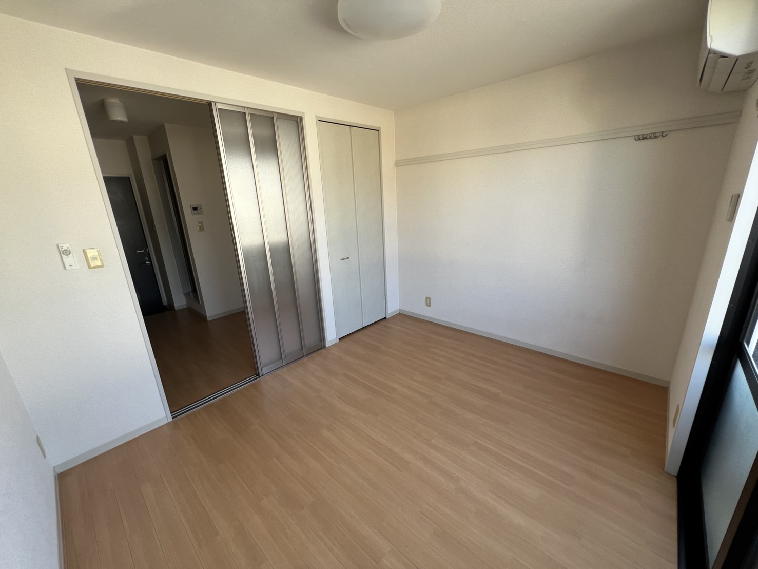 居室・リビング　6帖