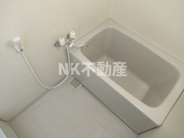 バス・シャワールーム　落ち着いた空間のお風呂です