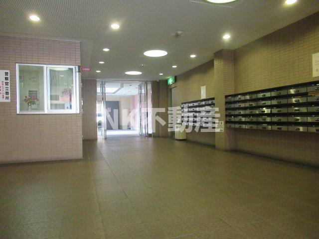 エントランス　ゆとりのあるエントランスです