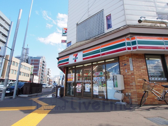コンビニ　セブンイレブン豊平7丁目店（コンビニ）まで119m